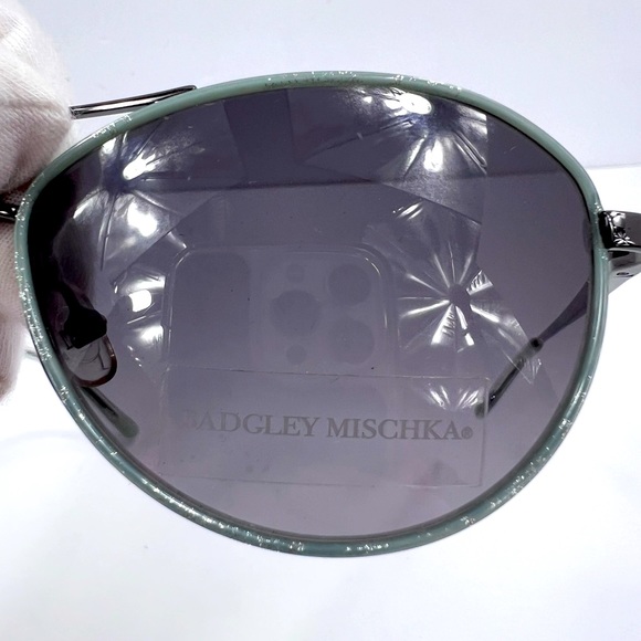 ⭐️BADGLEY MISCHKA💯 LADIES METAL FRAME W/SPARKLES IN FRONT, CAT STYLE SUNGLASSES - Picture 5 of 16